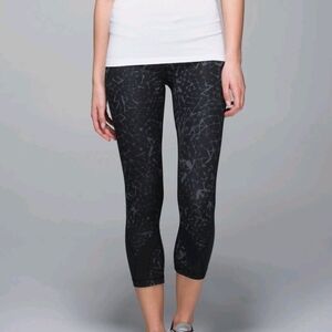 Lululemon Run Inspire Crop II Full-On Luxtreme (Mesh) Star Crushed Coal Black 2